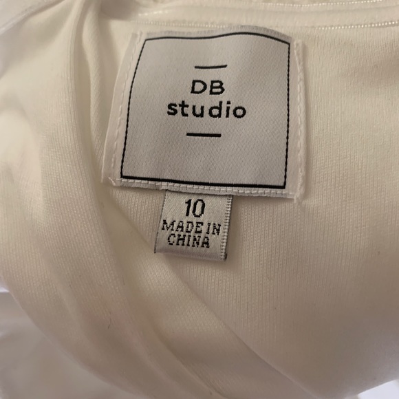 Preloved wedding dress used once David’s Bridal size 10 with slit lace with bag - Picture 3 of 8